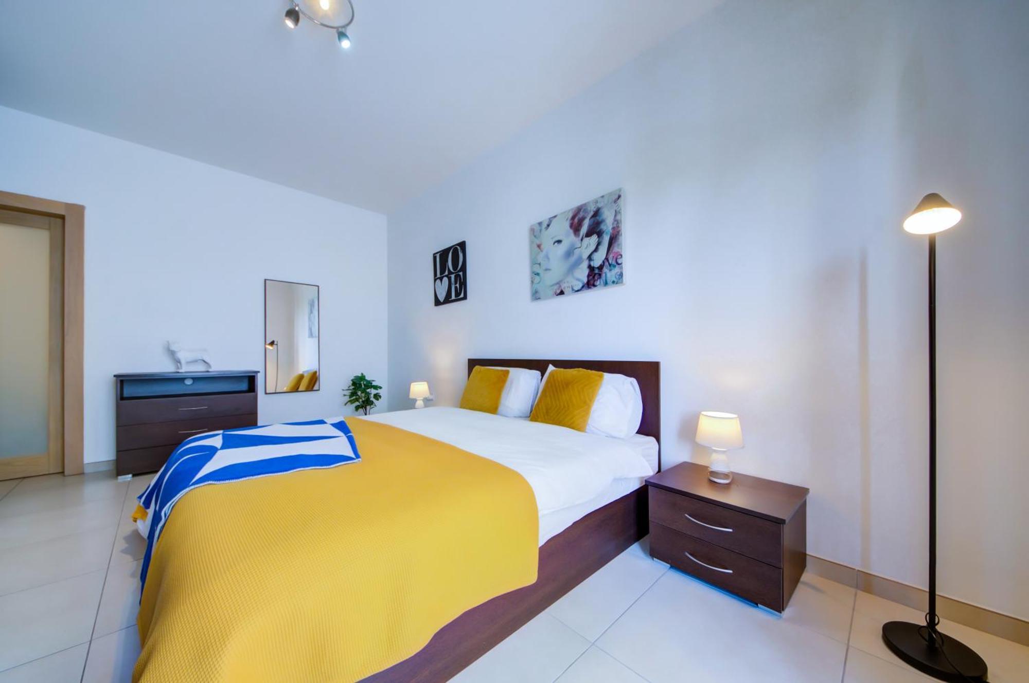 Prime Location, Modern Apartment In St Julian'S, Paceville, Apt 8 By Vaganza St. Julian's Exteriör bild