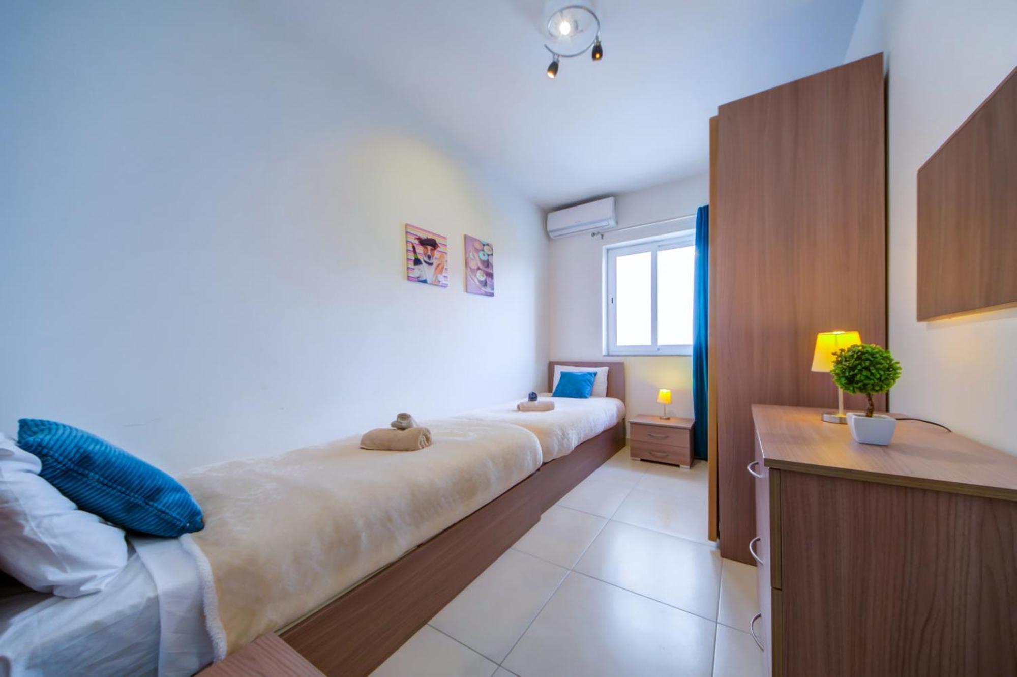 Prime Location, Modern Apartment In St Julian'S, Paceville, Apt 8 By Vaganza St. Julian's Exteriör bild