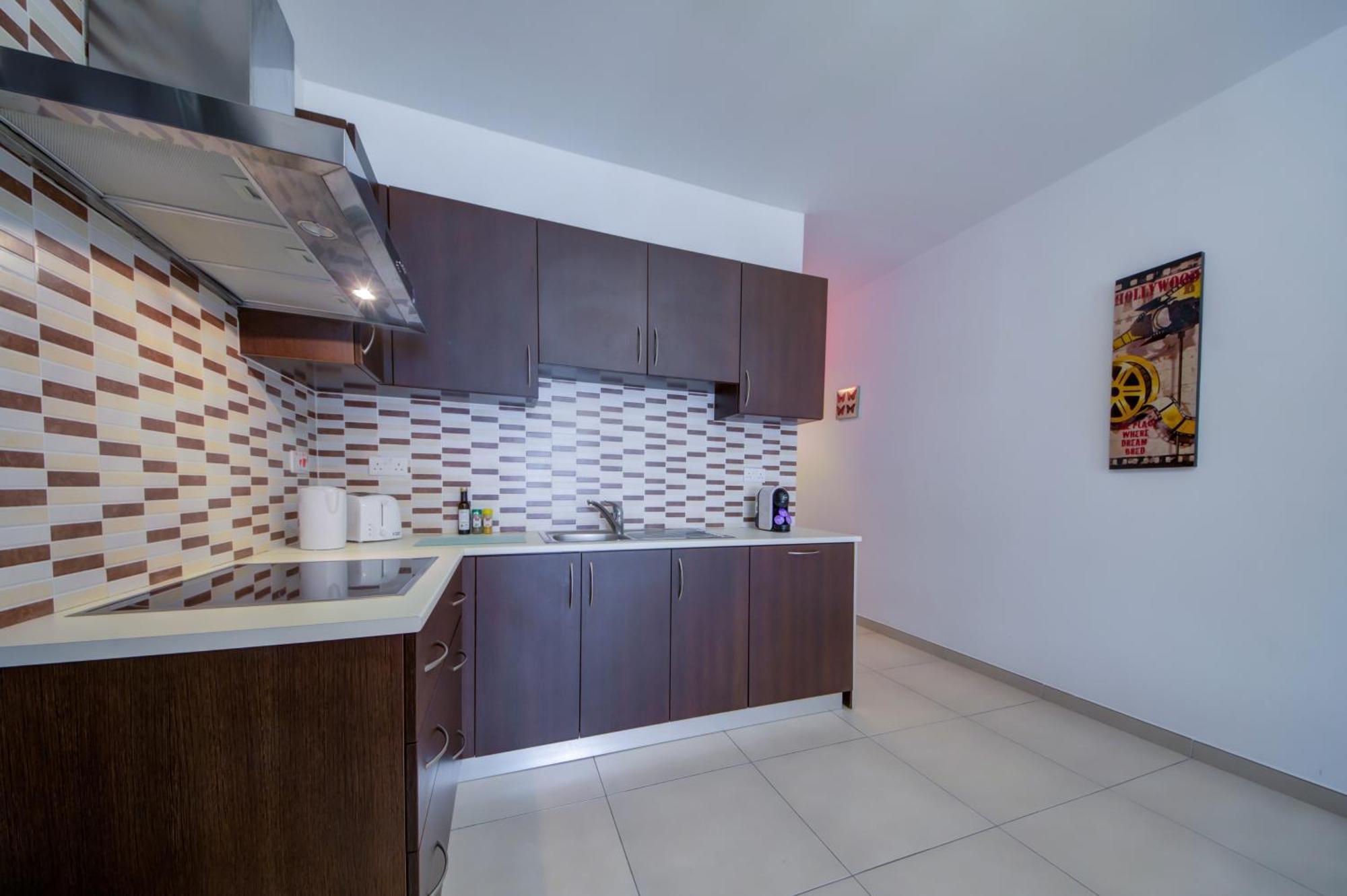 Prime Location, Modern Apartment In St Julian'S, Paceville, Apt 8 By Vaganza St. Julian's Exteriör bild